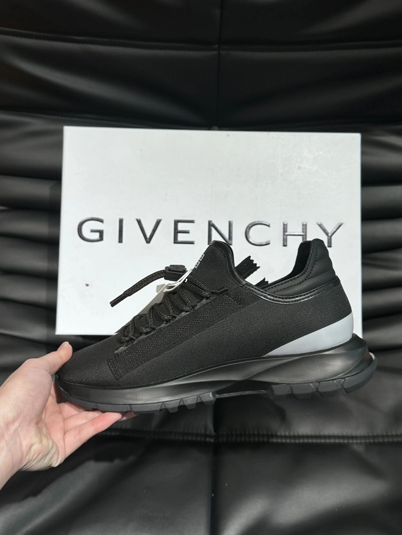 Gxvxnchy Sneakers ModernLook 154274