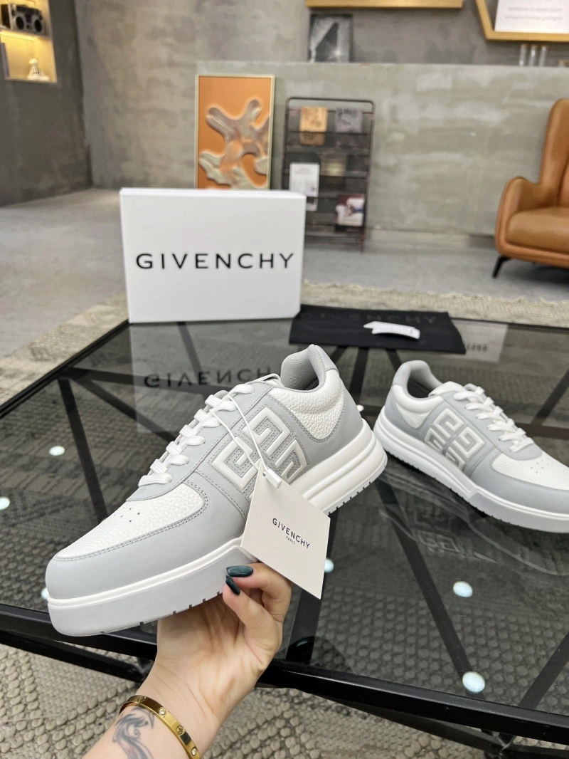 AllSeason Gxvxnchy Sneakers 154278