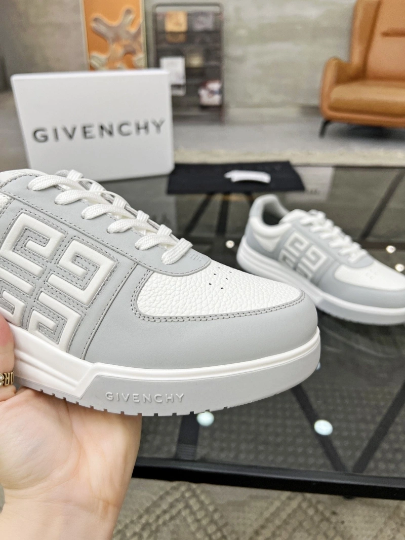 AllSeason Gxvxnchy Sneakers 154278