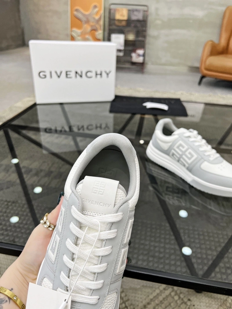 AllSeason Gxvxnchy Sneakers 154278