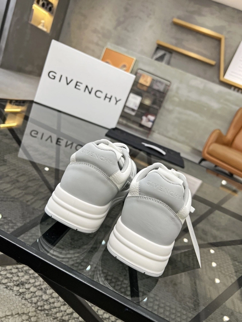 AllSeason Gxvxnchy Sneakers 154278