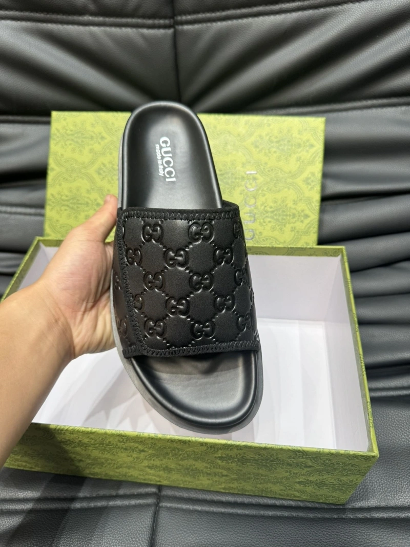 Sleek Gxccx Slippers 162688