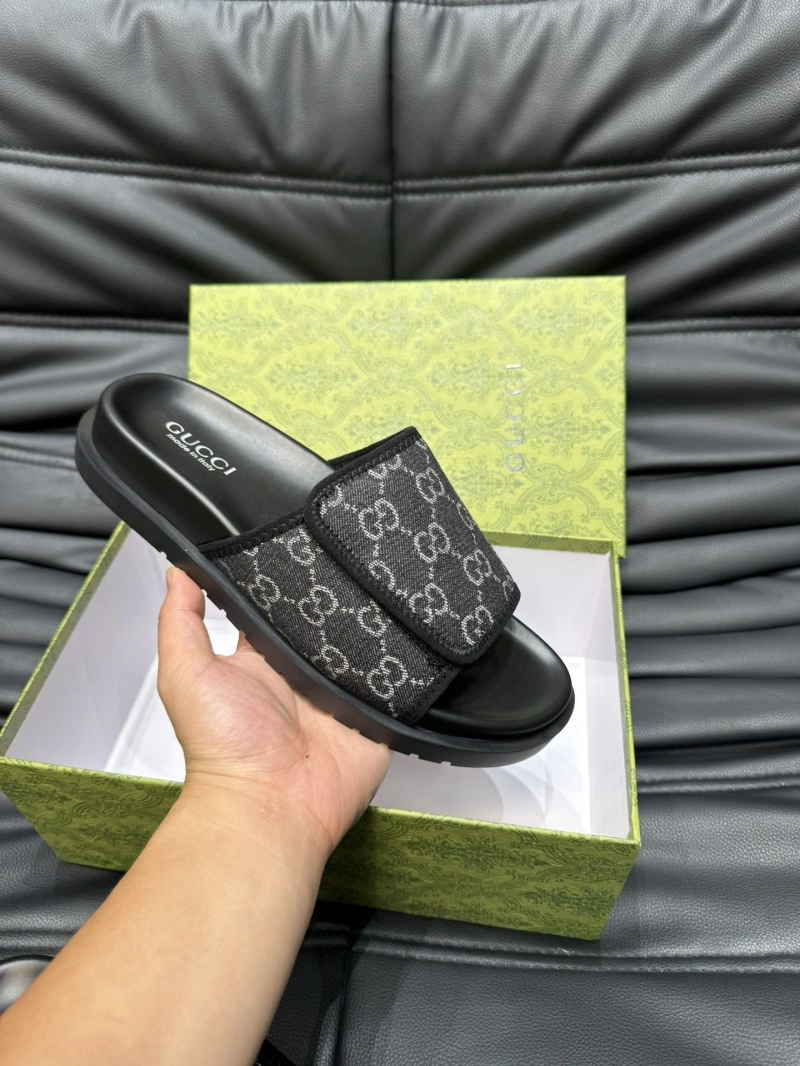 Trendy Gxccx Slippers 162687