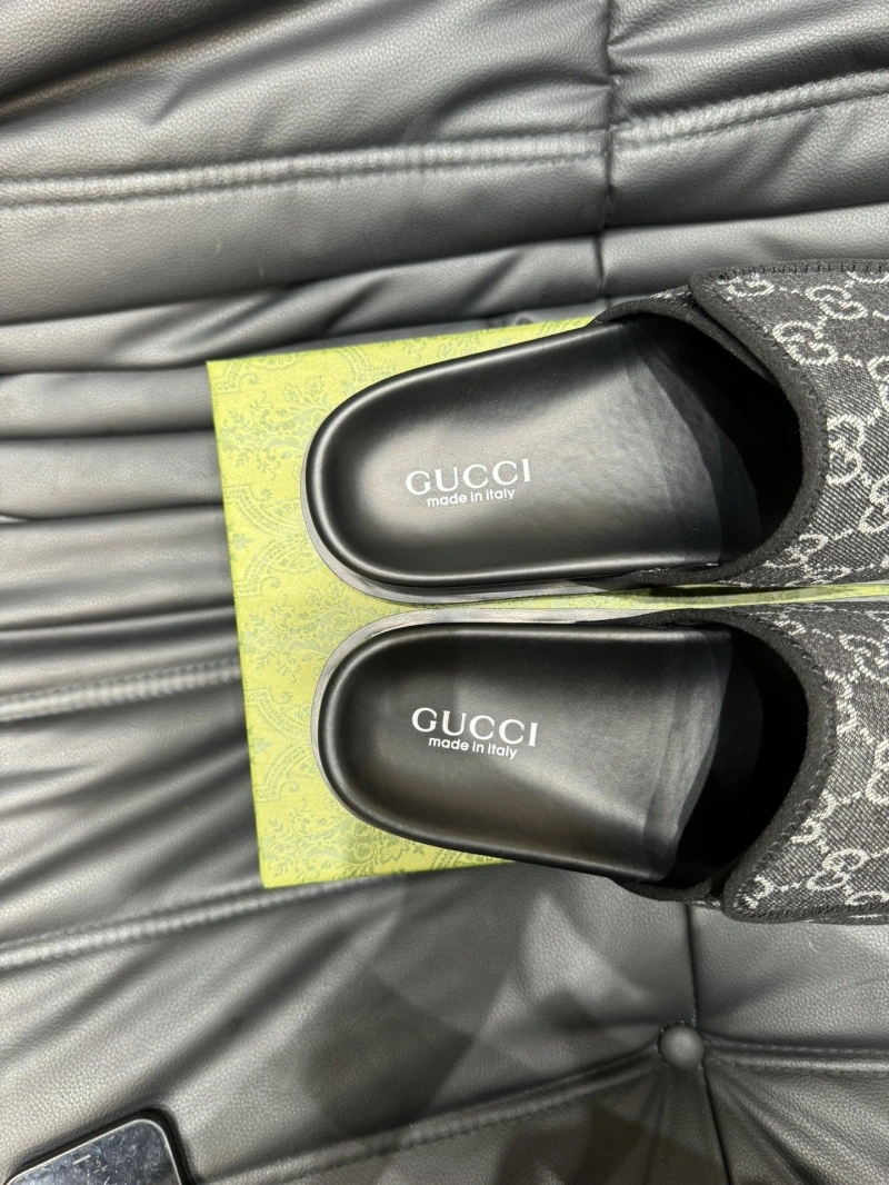 Trendy Gxccx Slippers 162687