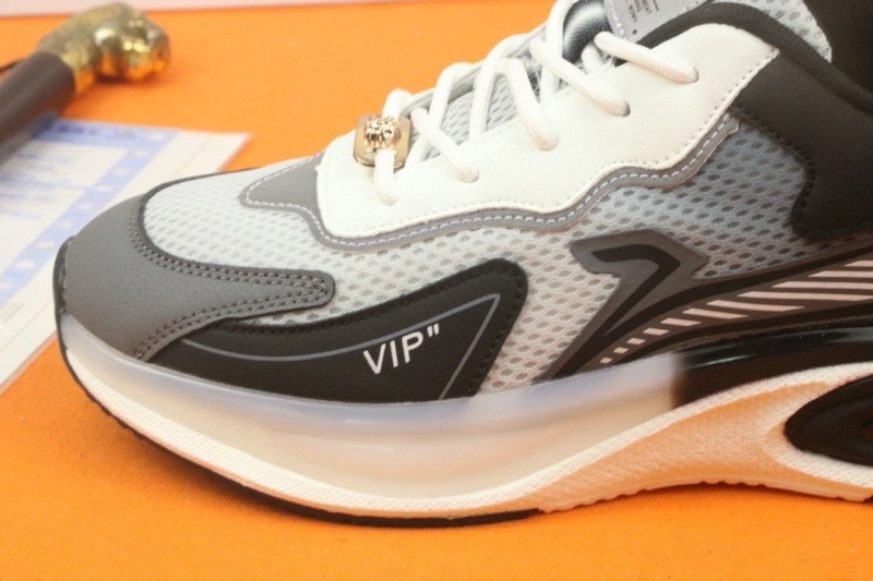 AllSeason Gxvxnchy Sneakers 154276