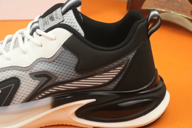 AllSeason Gxvxnchy Sneakers 154276