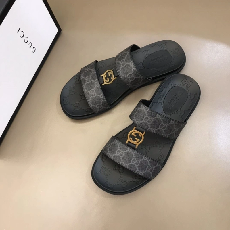 Versatile Gxccx Slippers 164280