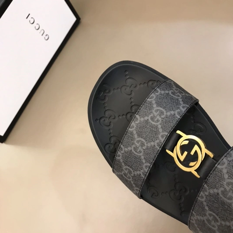 Versatile Gxccx Slippers 164280