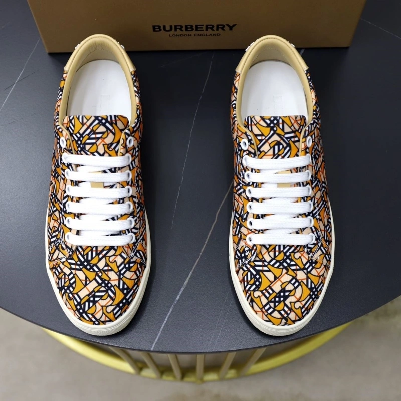 Vibrant Bxrbxrry Sneakers 115412