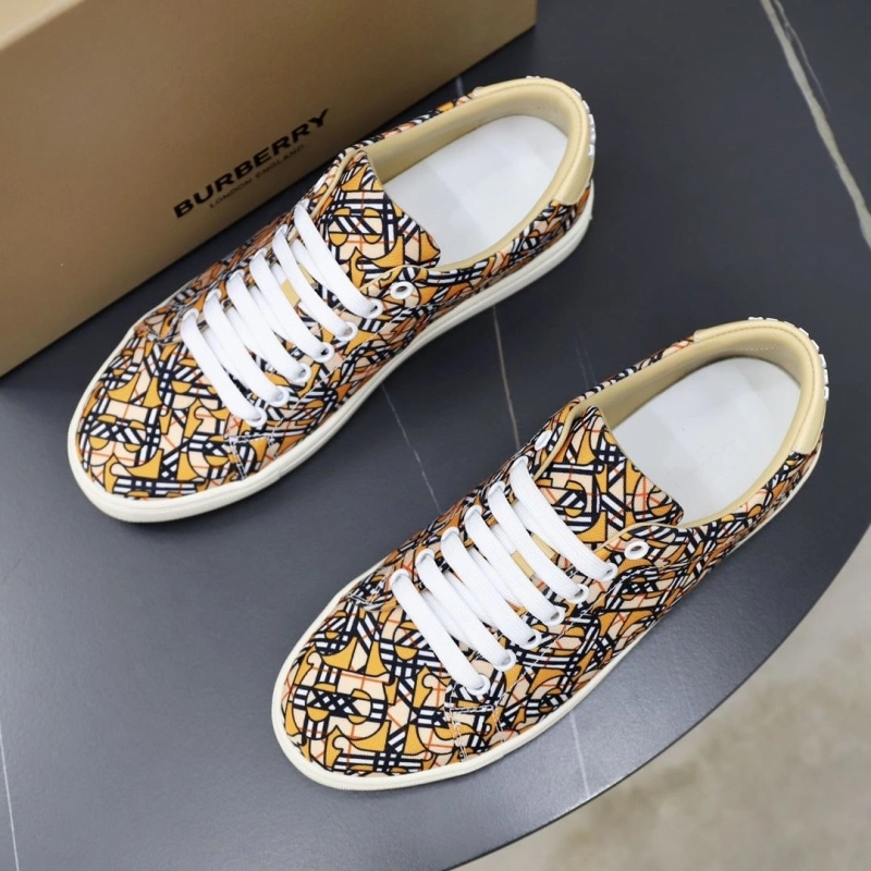 Vibrant Bxrbxrry Sneakers 115412