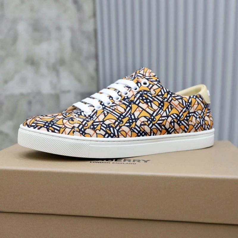 Vibrant Bxrbxrry Sneakers 115412