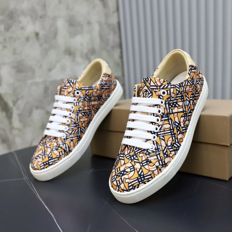 Vibrant Bxrbxrry Sneakers 115412