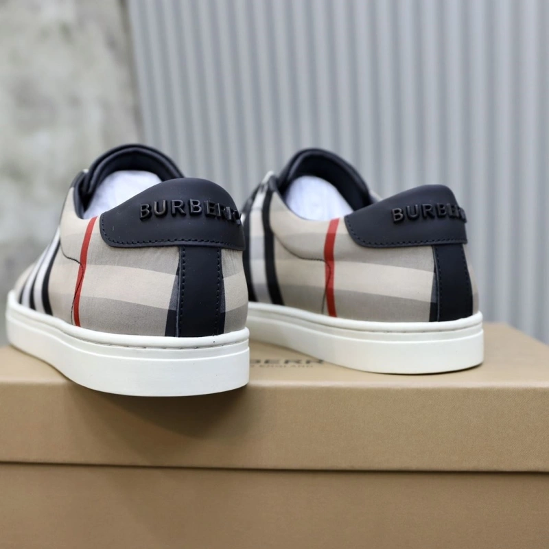 Timeless Bxrbxrry Sneakers 115413