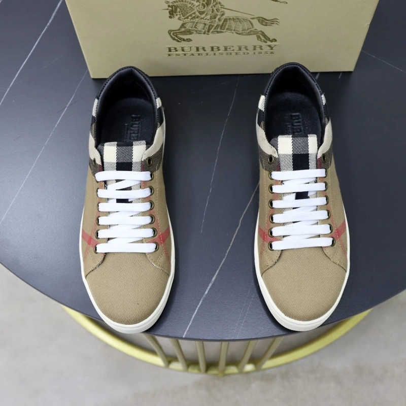 Cozy Bxrbxrry Sneakers 115411