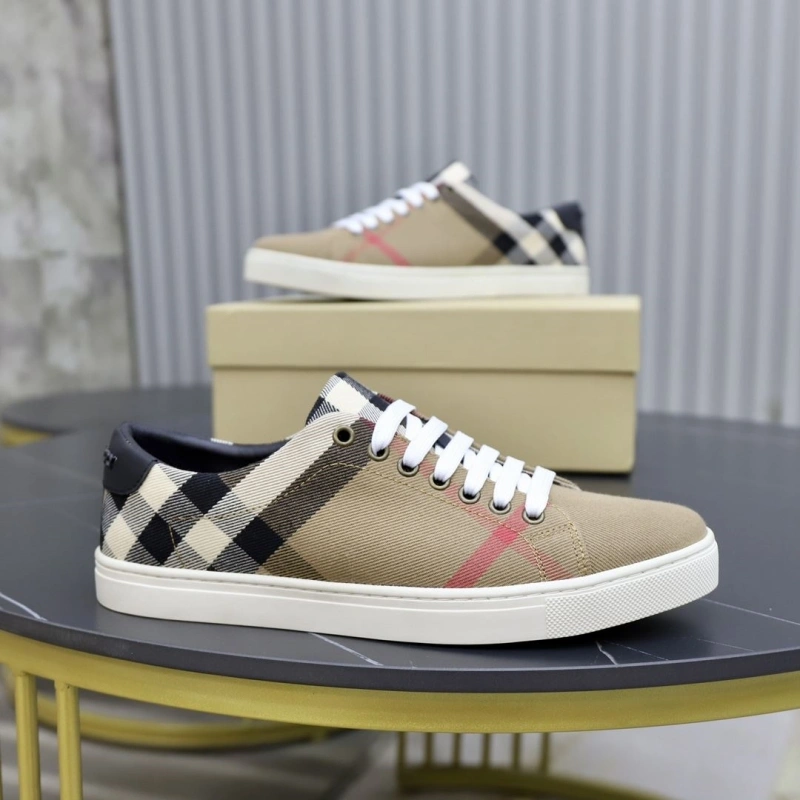 Cozy Bxrbxrry Sneakers 115411
