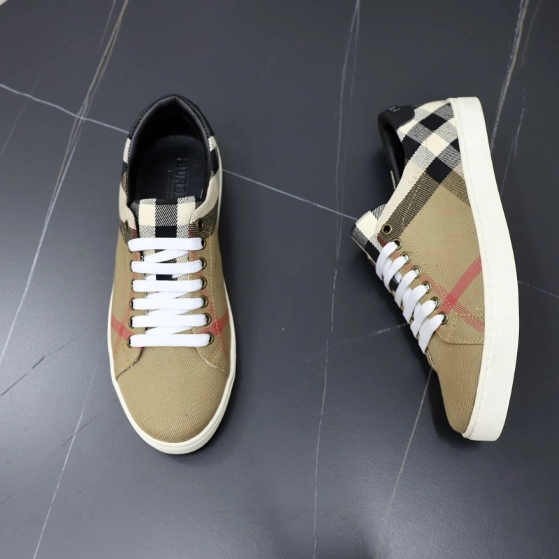 Cozy Bxrbxrry Sneakers 115411