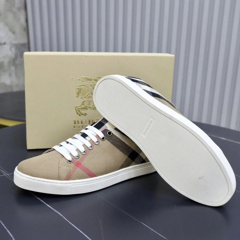 Cozy Bxrbxrry Sneakers 115411