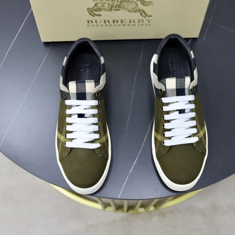 Fashionable Bxrbxrry Sneakers 115402