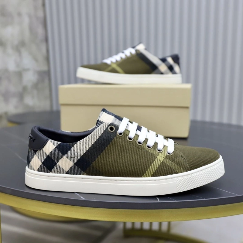 Fashionable Bxrbxrry Sneakers 115402