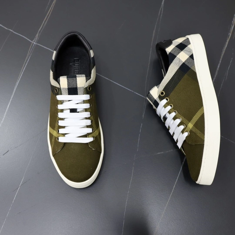 Fashionable Bxrbxrry Sneakers 115402