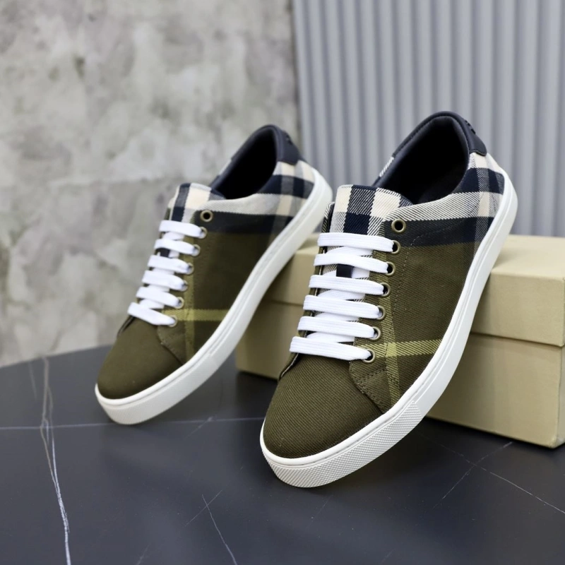 Fashionable Bxrbxrry Sneakers 115402