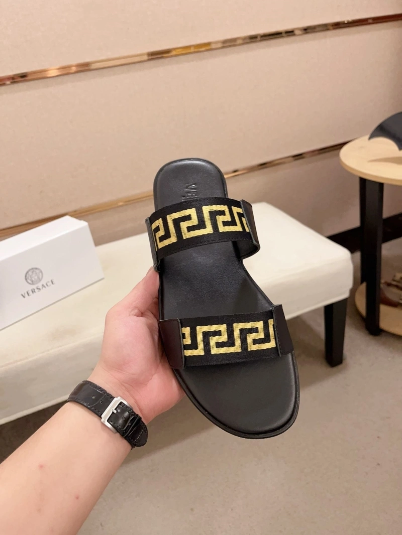 Stylish Gxvxnchy Slippers 154389