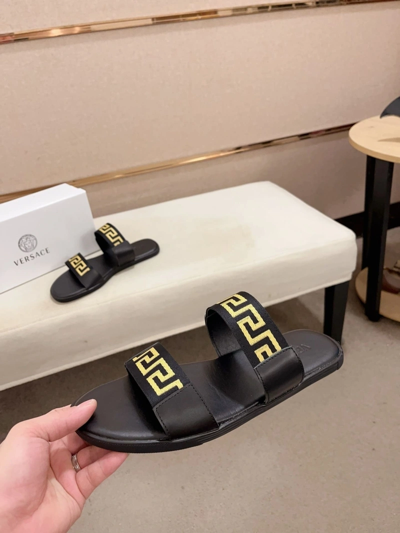 Stylish Gxvxnchy Slippers 154389