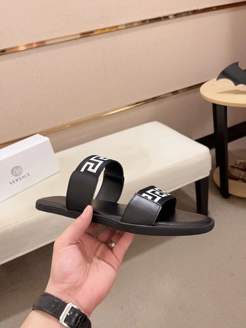 Trendsetting Gxvxnchy Slippers 154391
