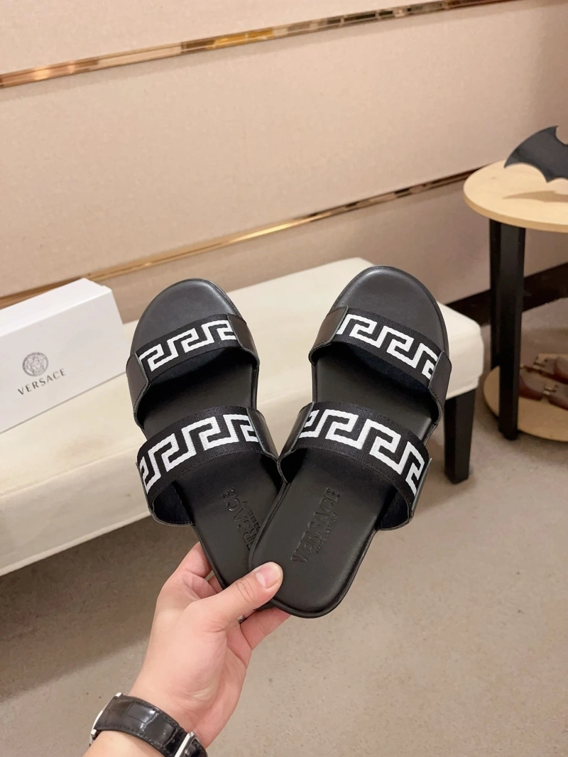 Trendsetting Gxvxnchy Slippers 154391