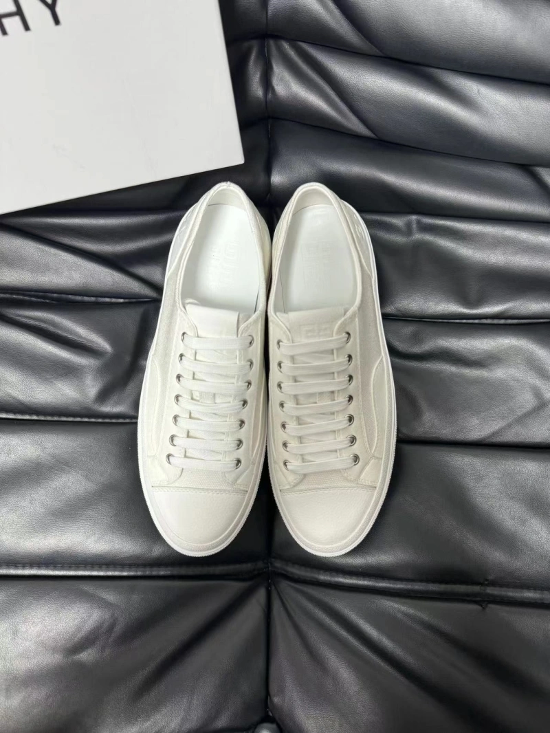 Gxvxnchy Sneakers Resilient 154265