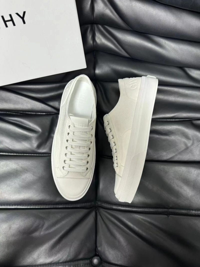 Gxvxnchy Sneakers Resilient 154265