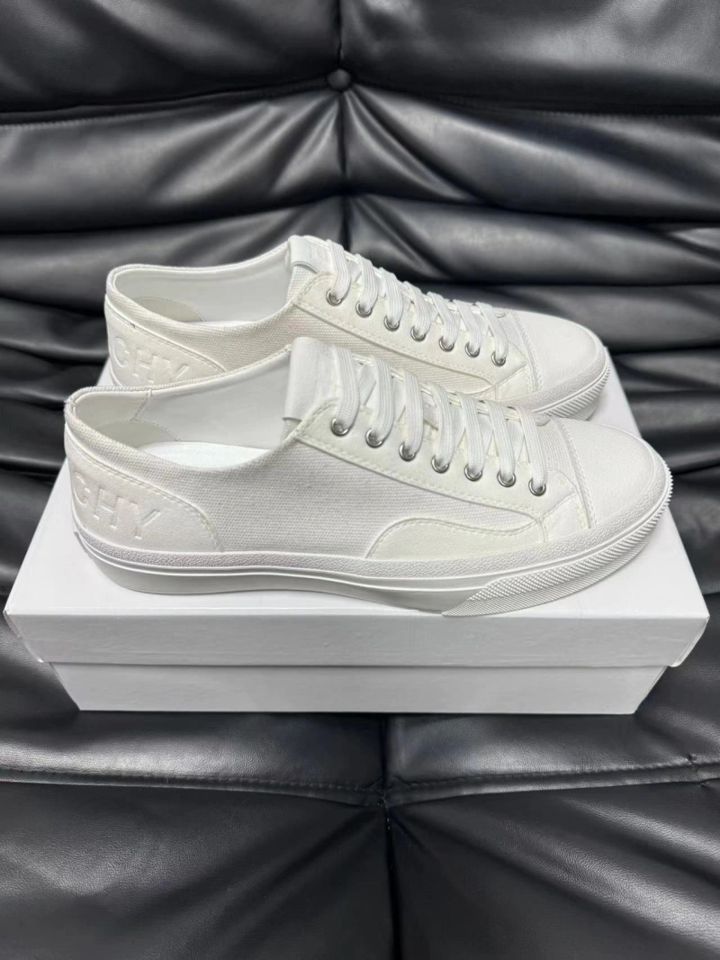 Gxvxnchy Sneakers Resilient 154265