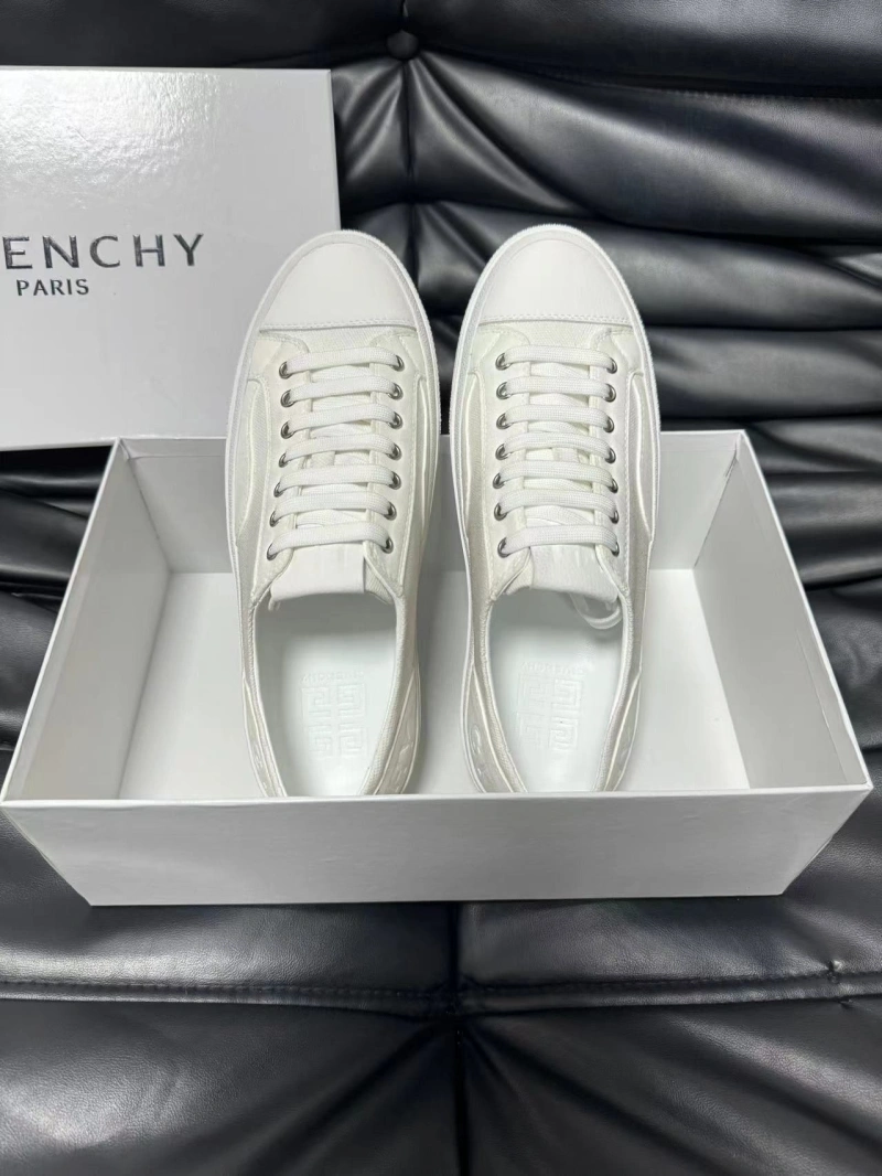 Gxvxnchy Sneakers Resilient 154265