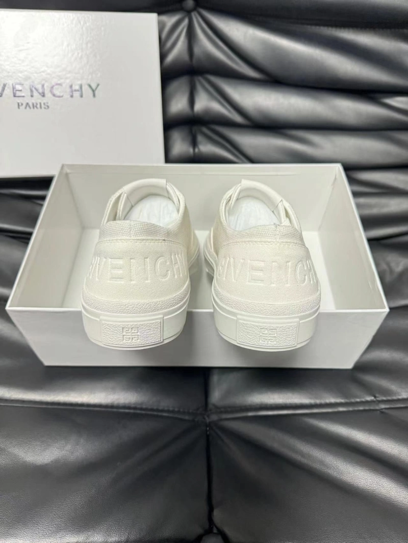 Gxvxnchy Sneakers Resilient 154265