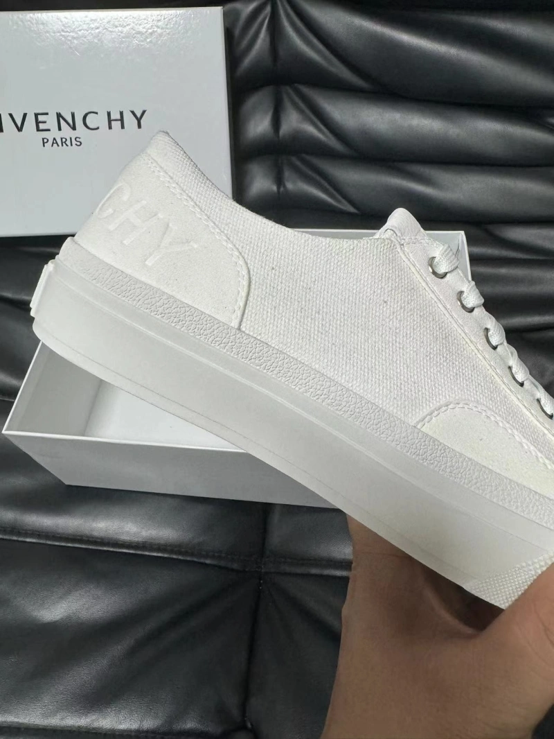 Gxvxnchy Sneakers Resilient 154265