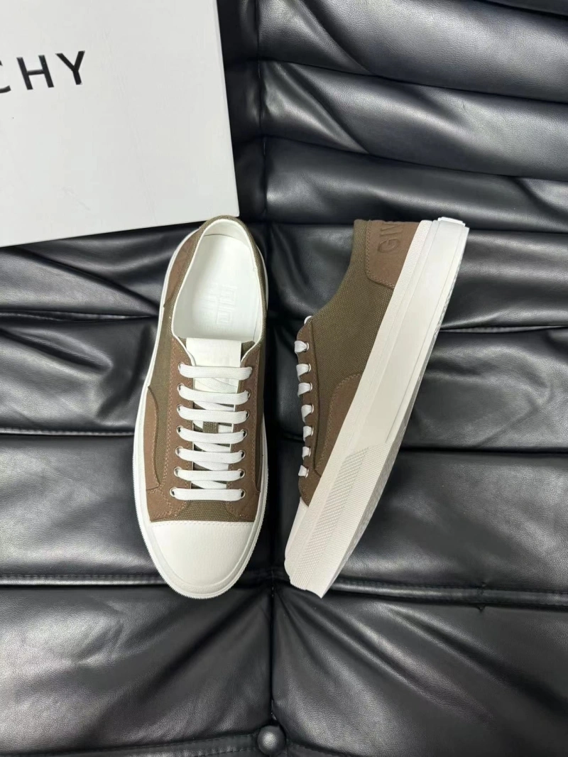 Gxvxnchy Sneakers Practical 154262