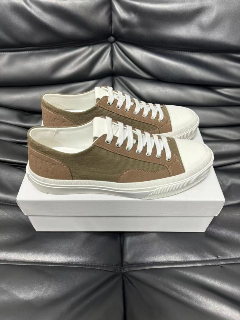 Gxvxnchy Sneakers Practical 154262