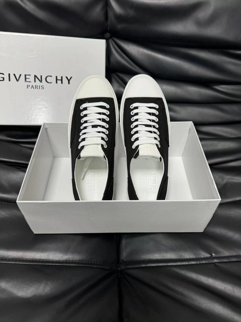 Gxvxnchy Sneakers Sophisticated 154267