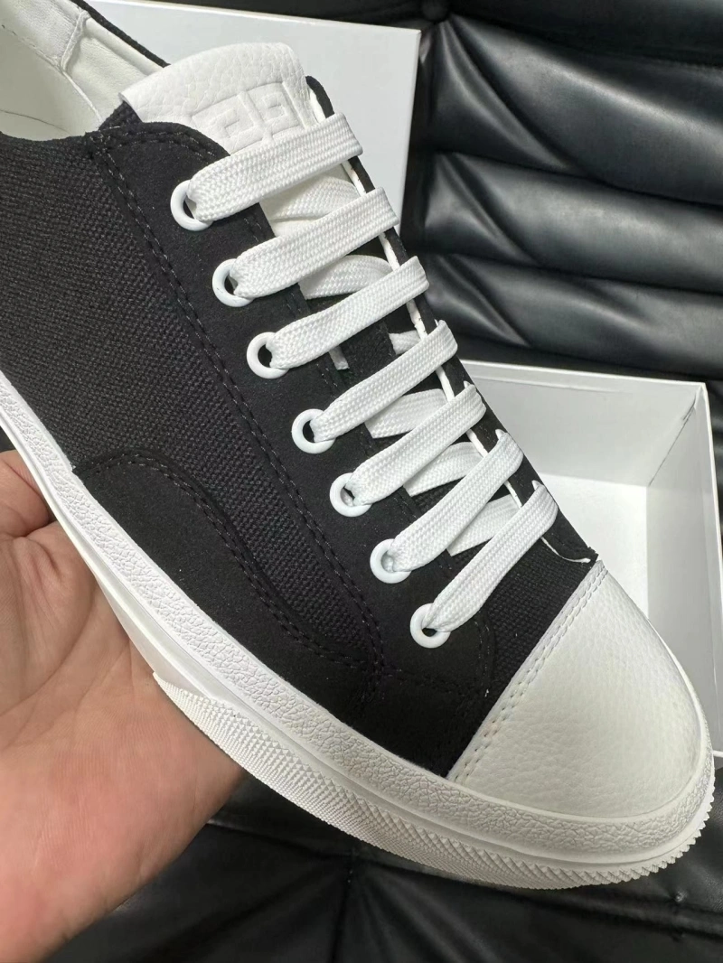 Gxvxnchy Sneakers Sophisticated 154267