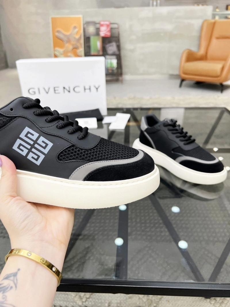 Reliable Gxvxnchy Sneakers 154261