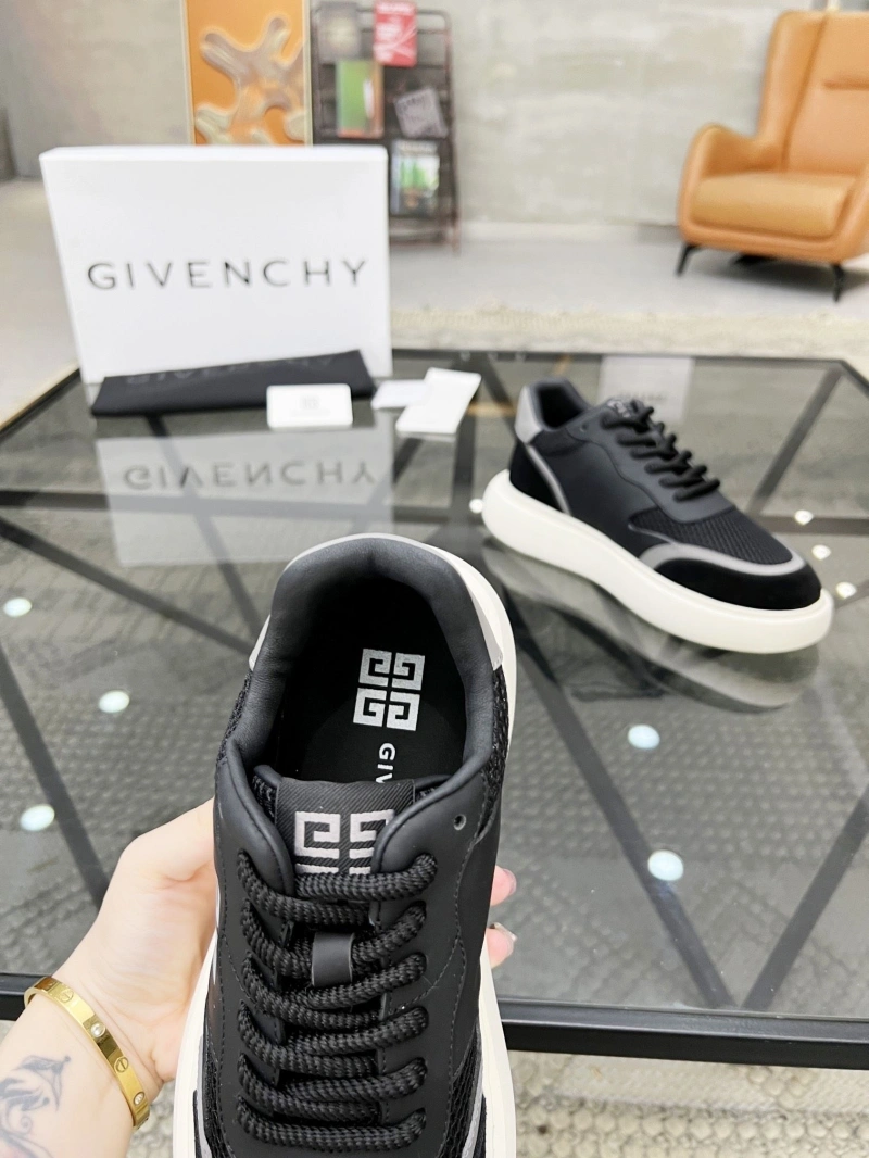 Reliable Gxvxnchy Sneakers 154261