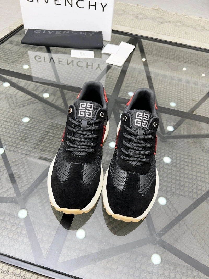 HighQuality Gxvxnchy Sneakers 154277