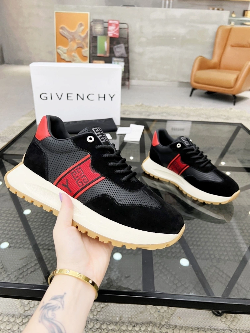 HighQuality Gxvxnchy Sneakers 154277