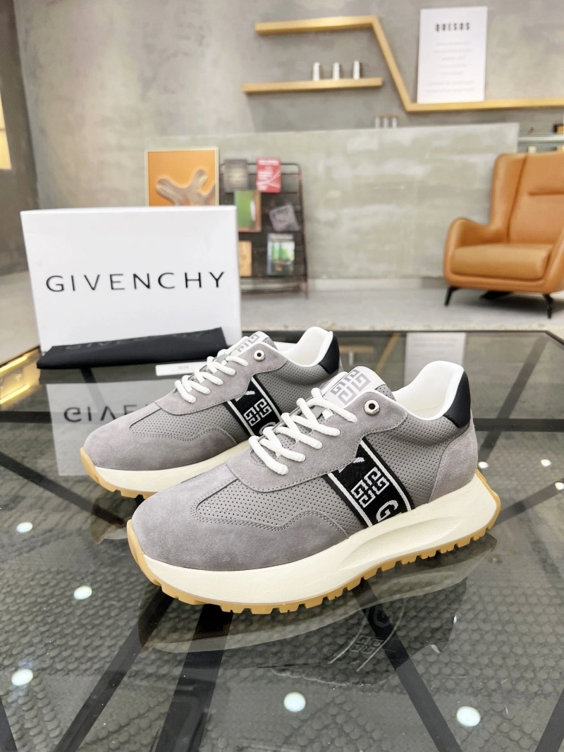 Minimalist Gxvxnchy Sneakers 154256
