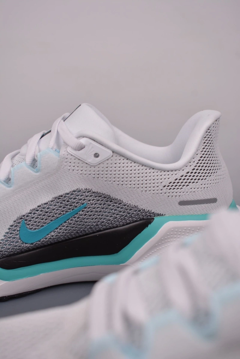 Trendsetting Nxkx Sneakers 199993