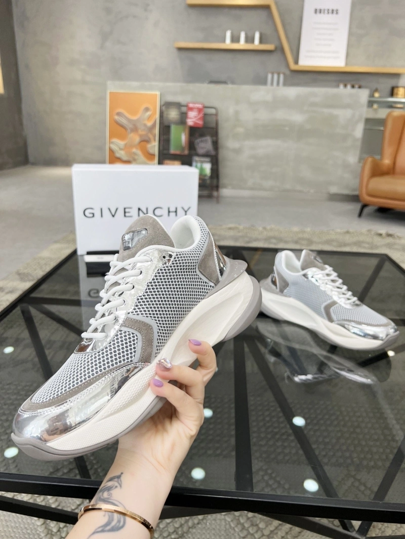 Modern Gxvxnchy Sneakers 154255