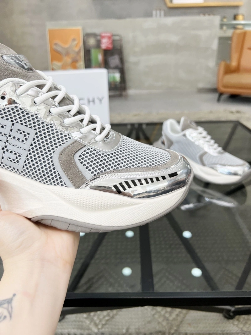 Modern Gxvxnchy Sneakers 154255