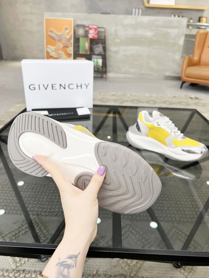 Refined Gxvxnchy Sneakers 154258