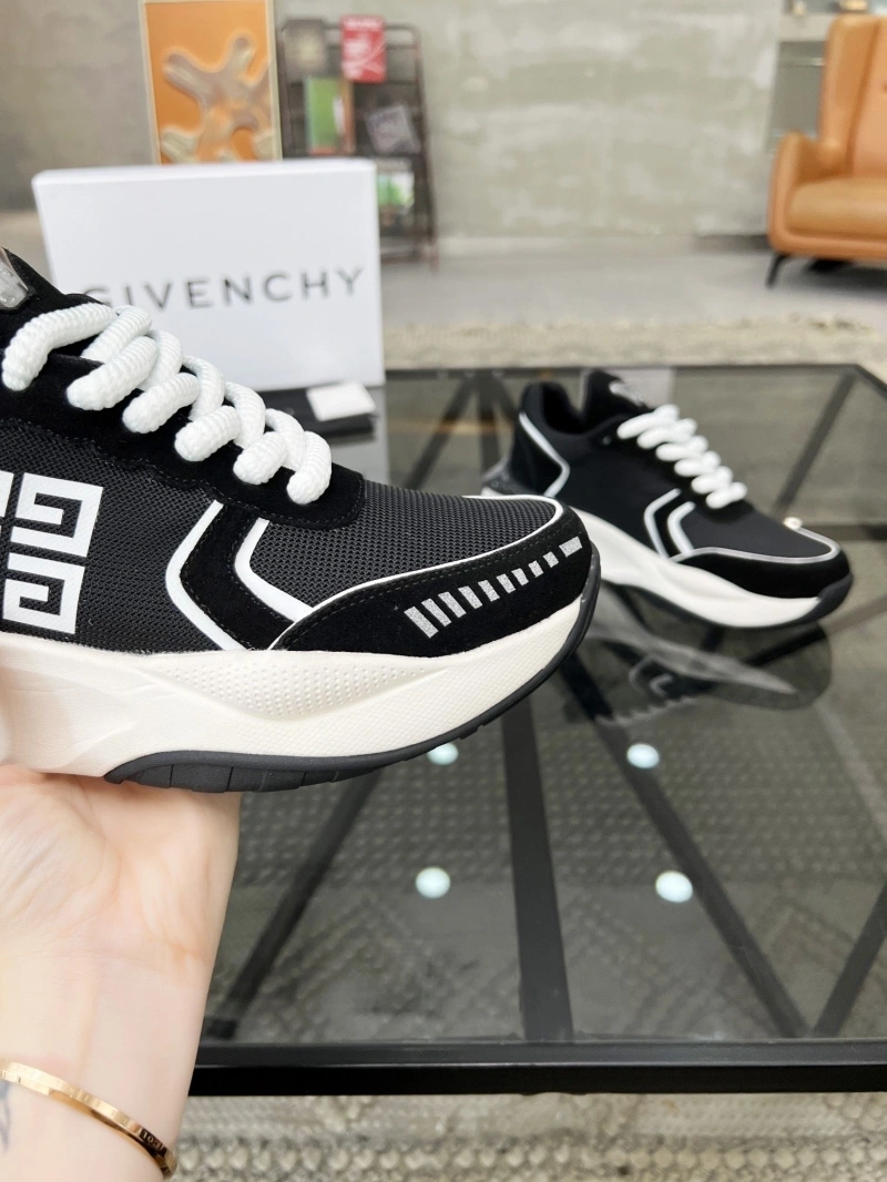 SportInspired Gxvxnchy Sneakers 154257