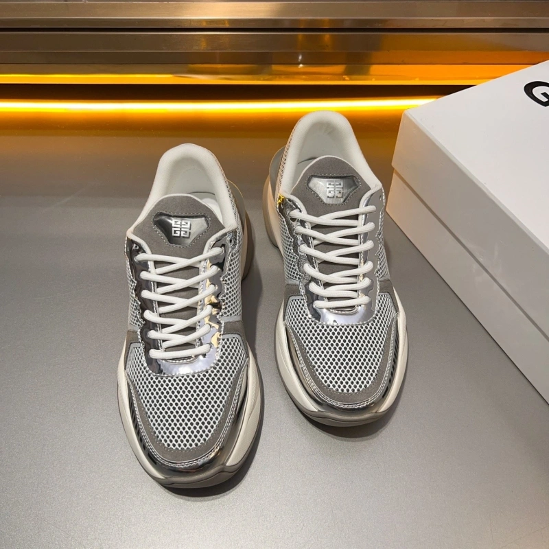 Compact Gxvxnchy Sneakers 154239
